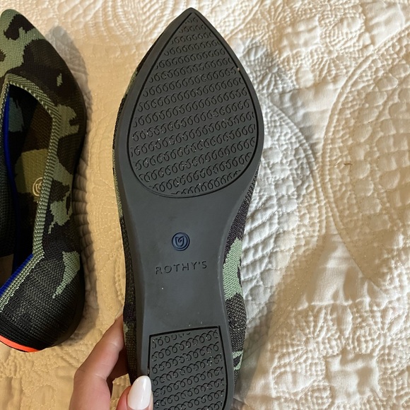 Green Camo Point Olive Rothy’s - Picture 5 of 5